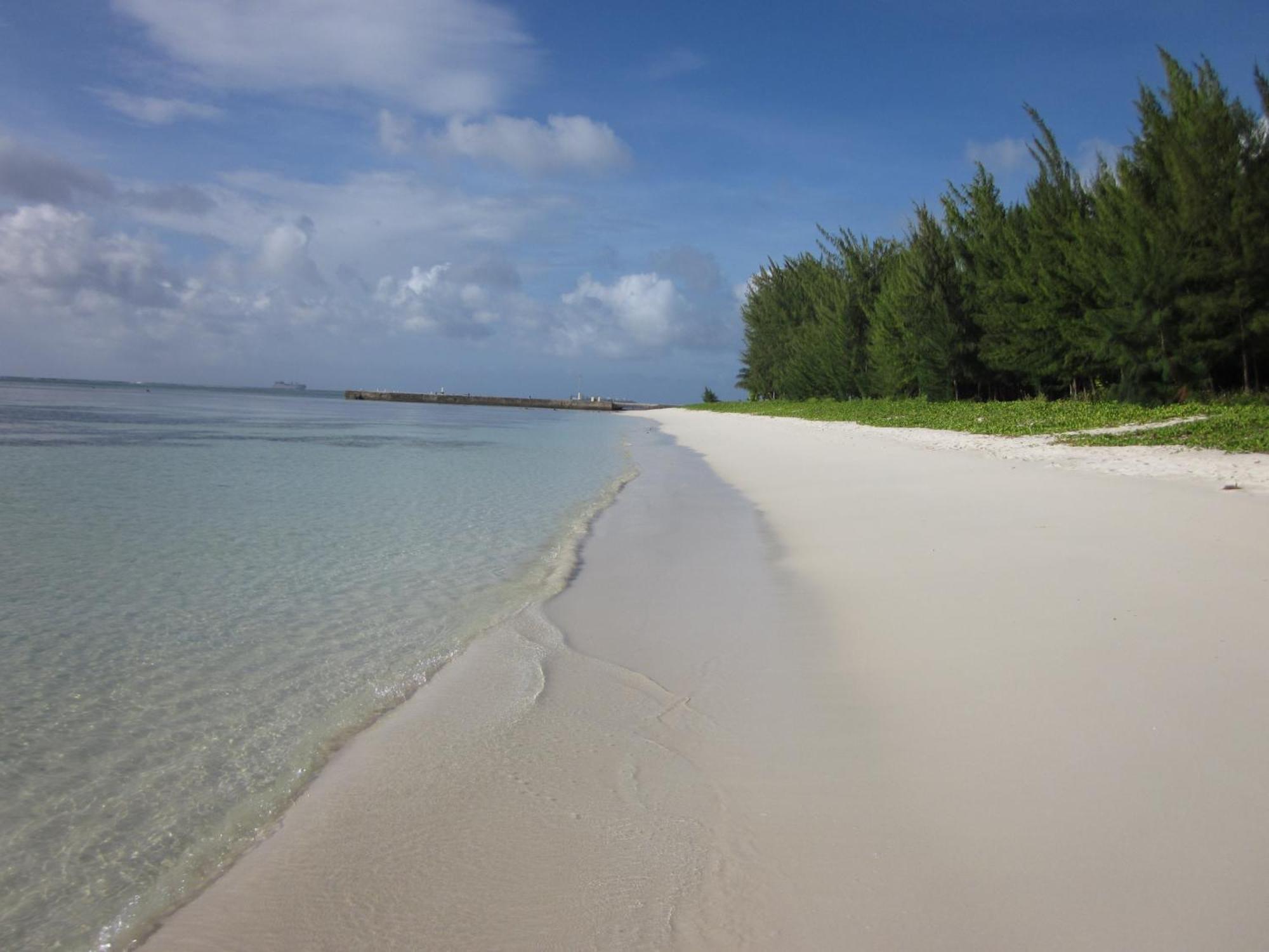 Aquarius Beach Tower Susupe Bagian luar foto
